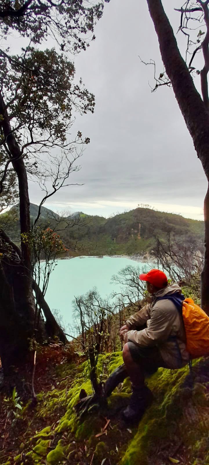 Sejenak Menyepi di Kawah Putih