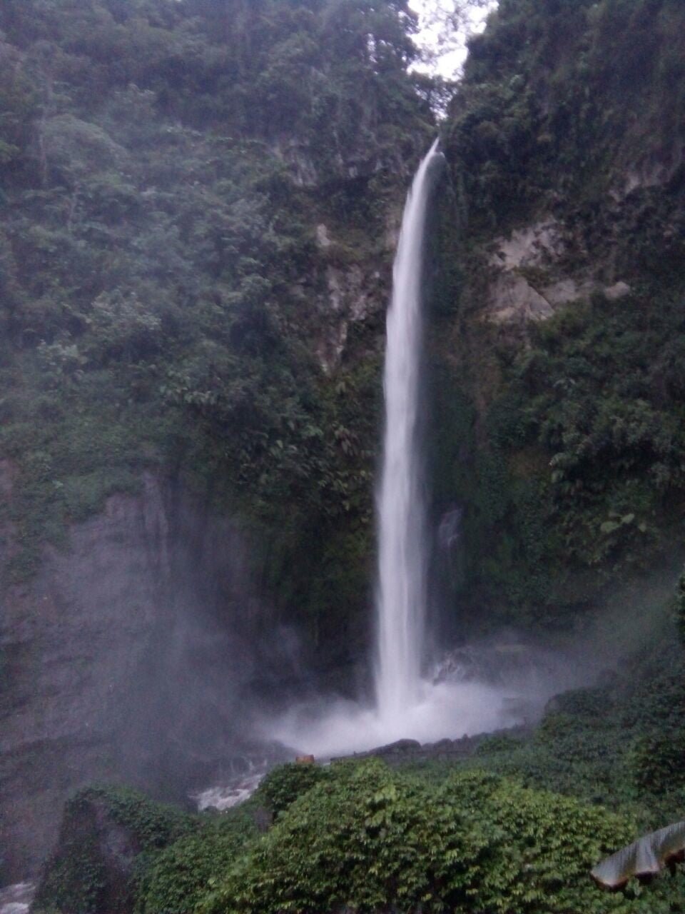 Keindahan Beraroma Mistis di Coban Pelangi