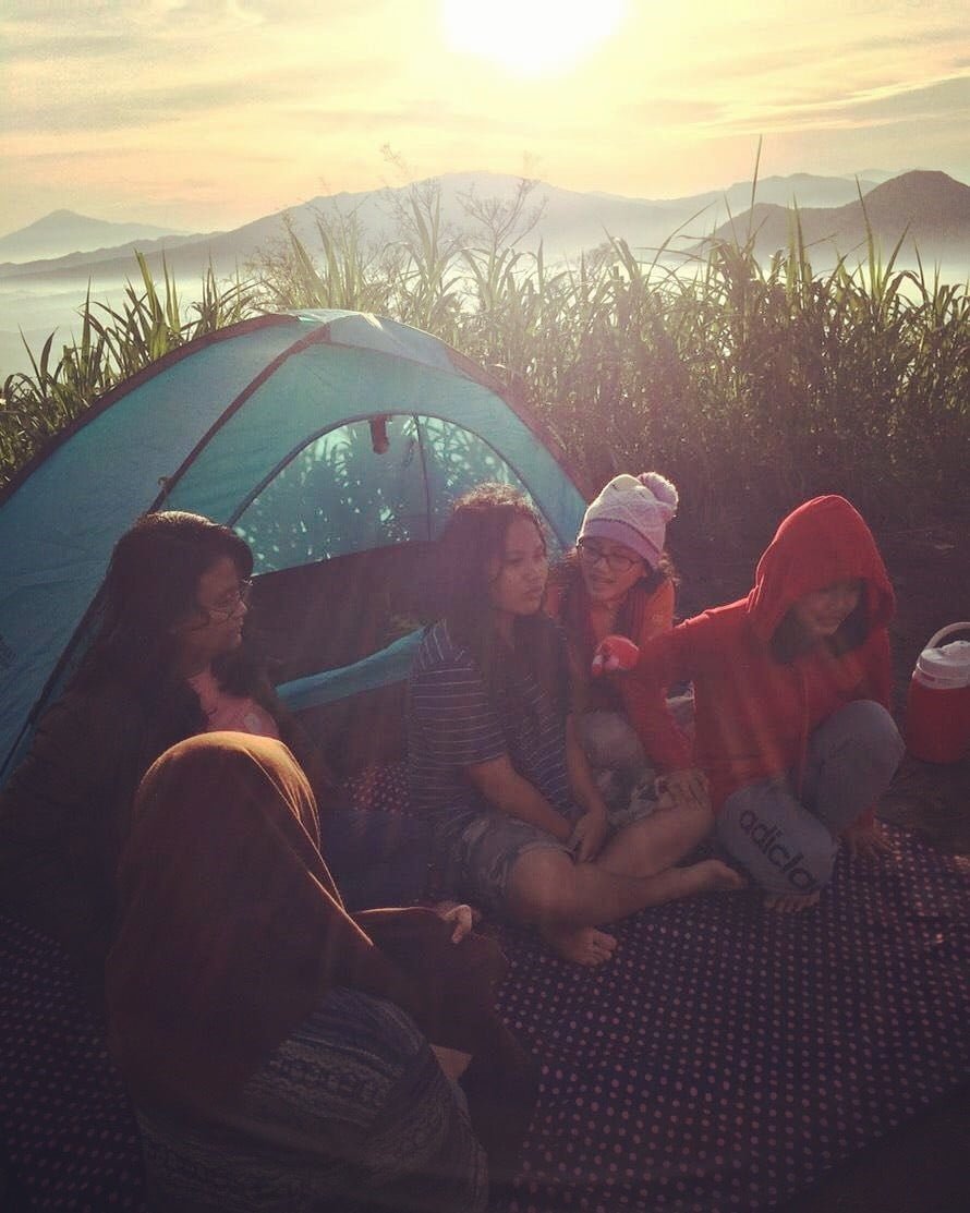 Camping  atau Hiking? Dua-duanya Aja