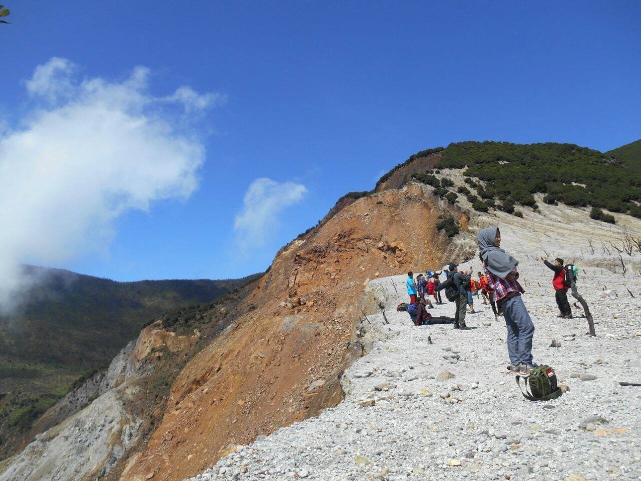 Melirik Kawasan Priangan Timur untuk Hiking