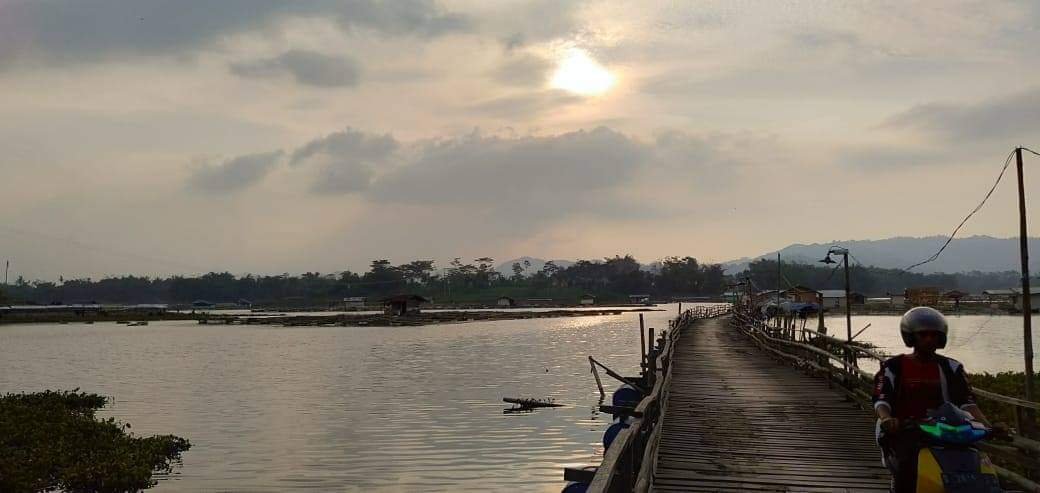 Jembatan Surapatin yang Bisa Bikin Galau