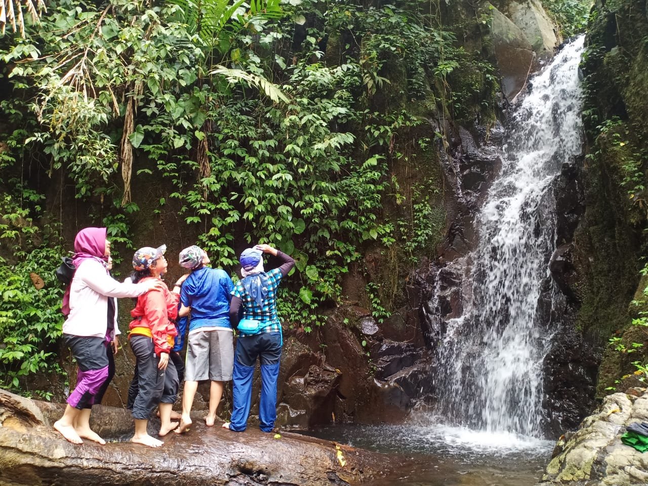 Selain Ubi, Cilembu juga Punya Curug Cirengganis