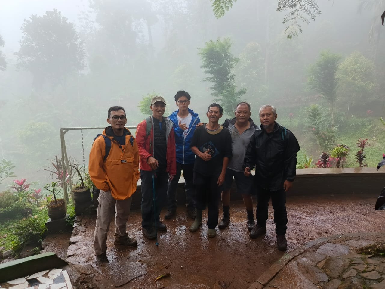 Saung Lahang Rest Area Ideal di Lintasan Gunung Lingkung